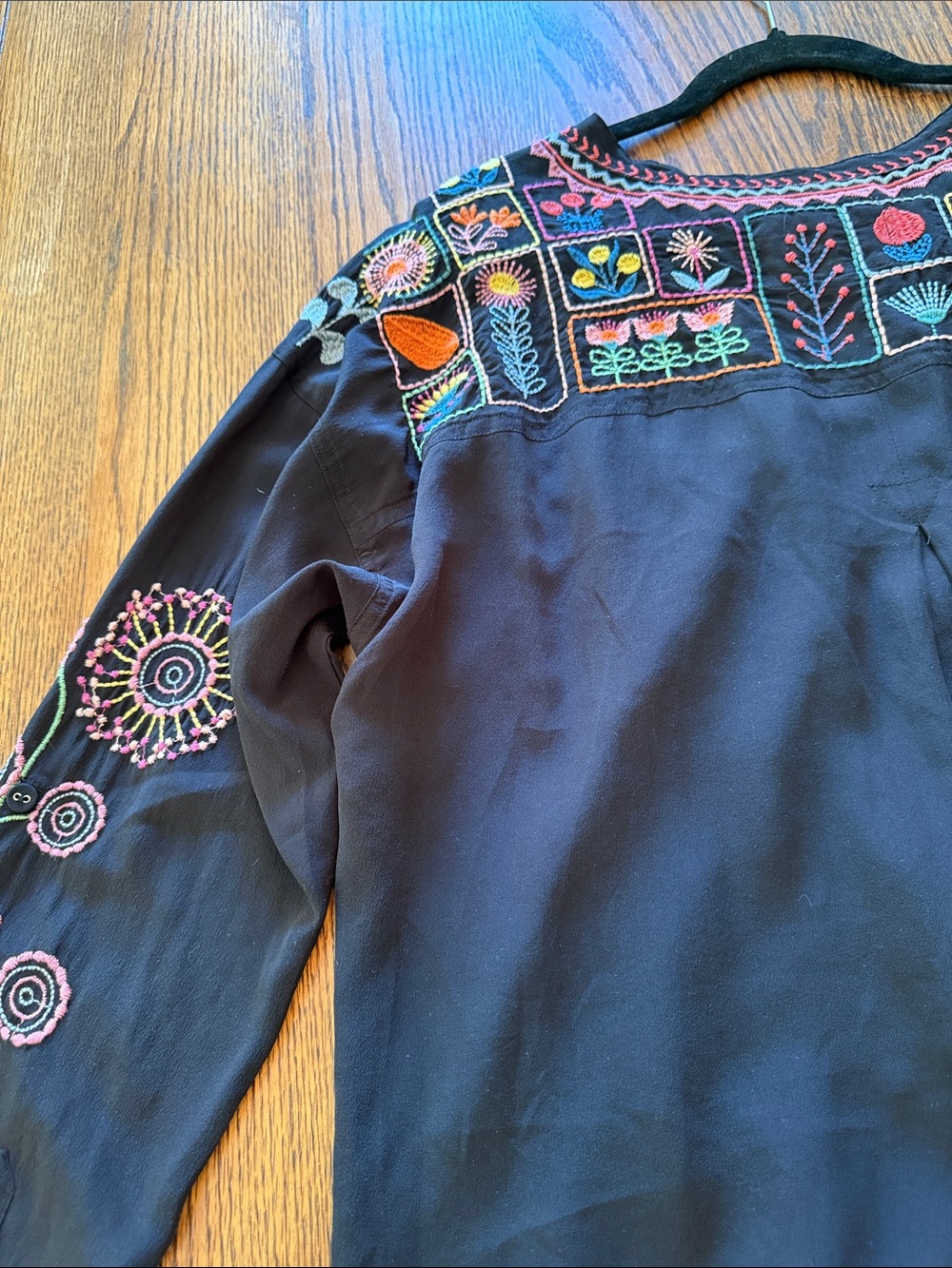 Johnny Was 100% Silk Embroidered Tunic Top Floral Boho Art to Wear XL - Picture 12 of 12